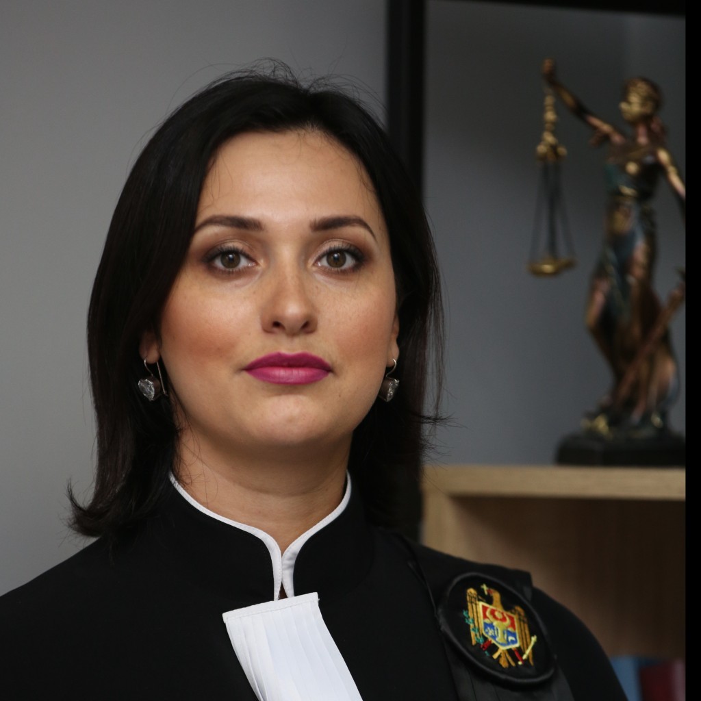 PREȘEDINTELE ASOCIAȚIEI ”VOCEA JUSTIȚIEI” - VICTORIA SANDUȚA - ÎȘI ÎNCHEIE ACTIVITATEA ÎN CADRUL ASOCIAȚIEI DE JUDECĂTORI. MESAJUL PUBLIC ADRESAT.